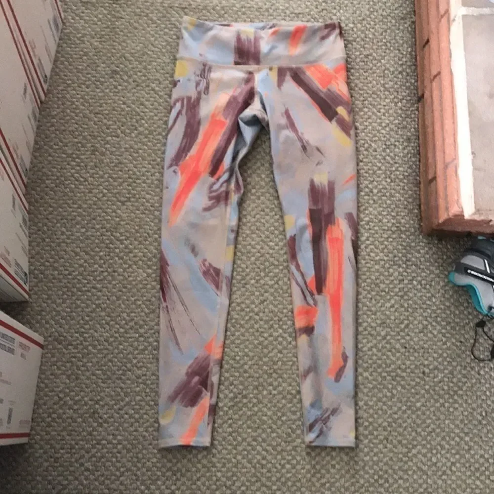 EUC ALO YOGA SMALL AIRBRUSH PAINT STROKE LEGGINGS